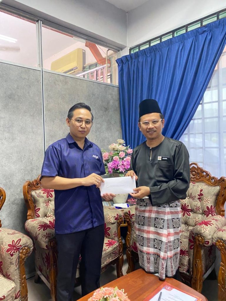 Sumbangan Naik TarafPejabat SMK Kota Kulai